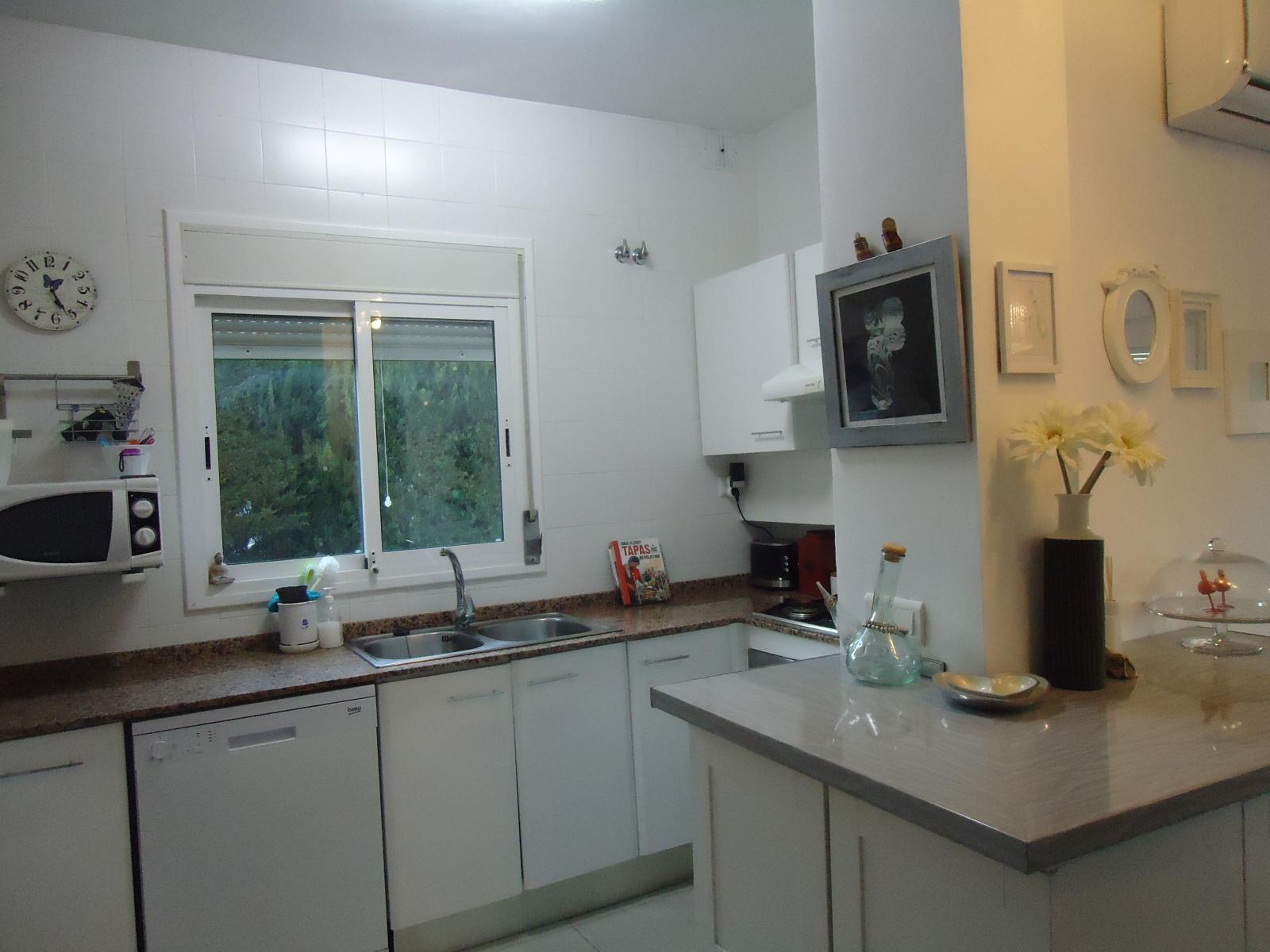 Bonita casa con piscina privada !!