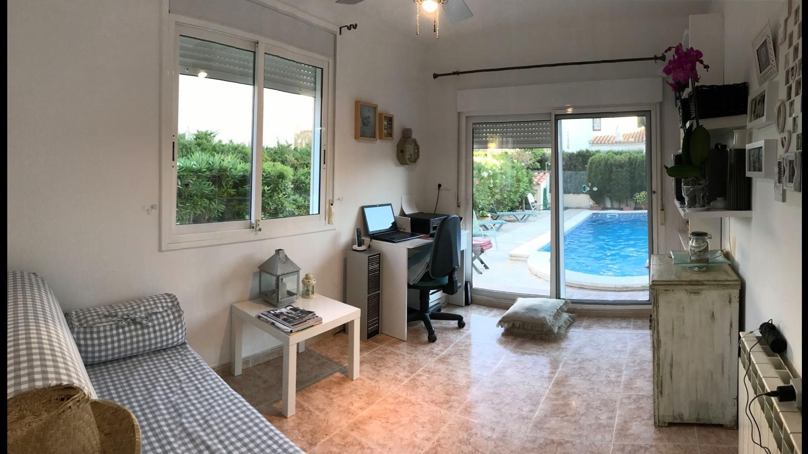 Bonita casa con piscina privada !!