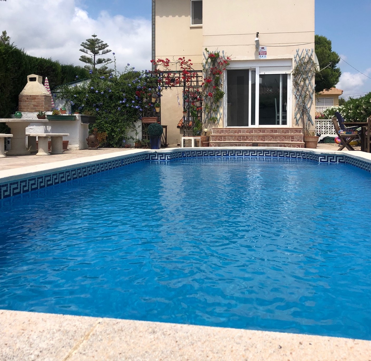 Bonita casa con piscina privada !!