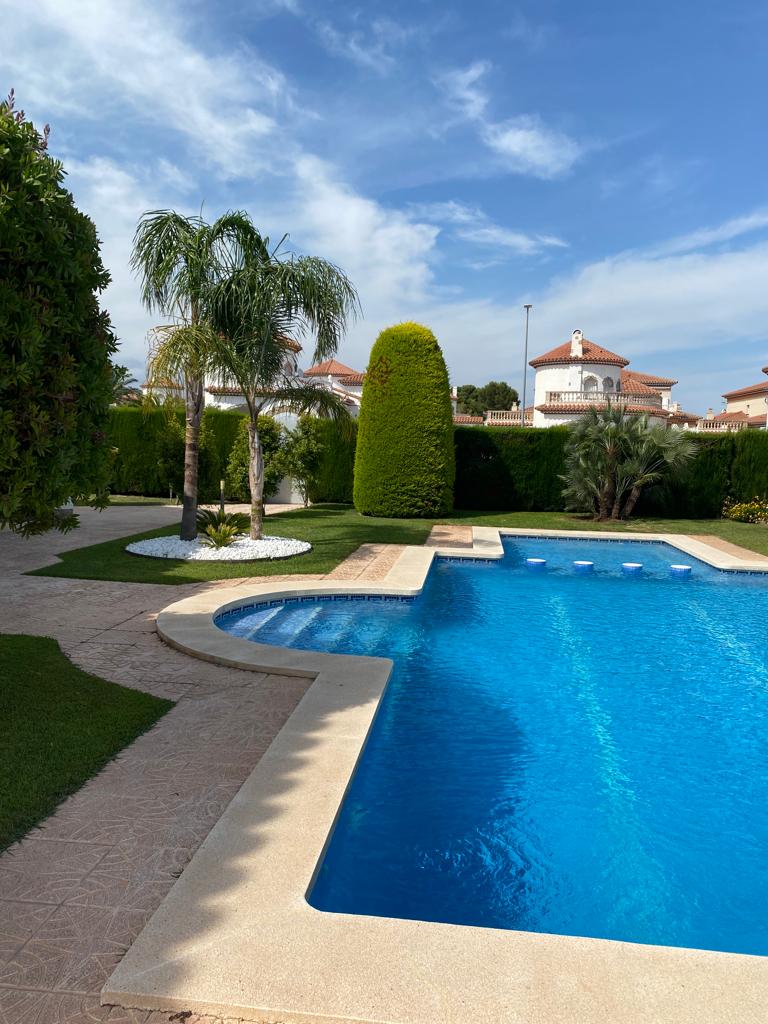 Beautiful villa with private pool in Miami platja !