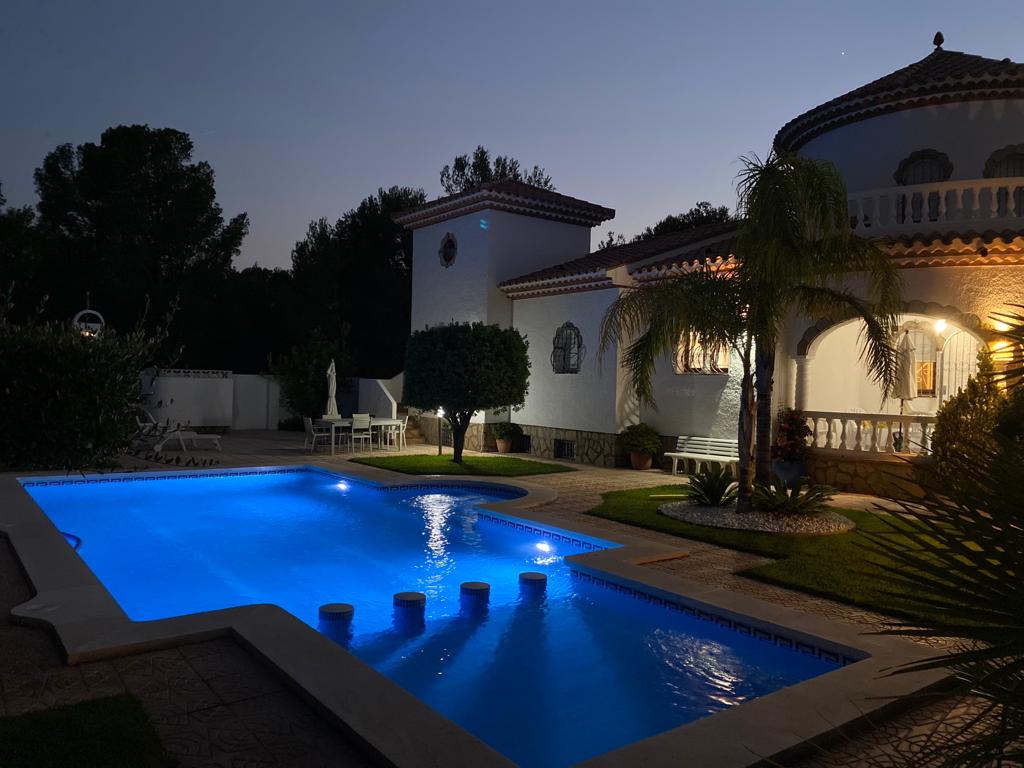 Belle villa avec piscine privée à Miami platja !