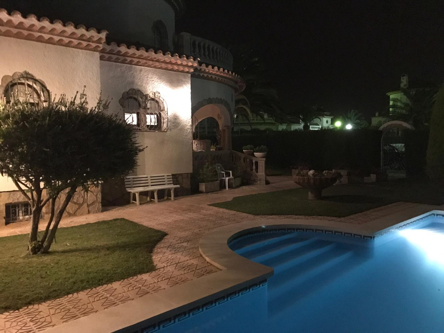 Hermosa villa con piscina privada en Miami platja !