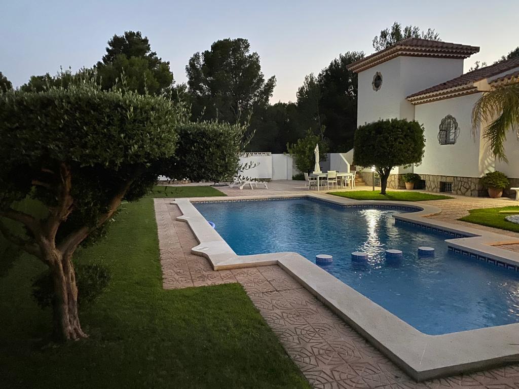 Belle villa avec piscine privée à Miami platja !