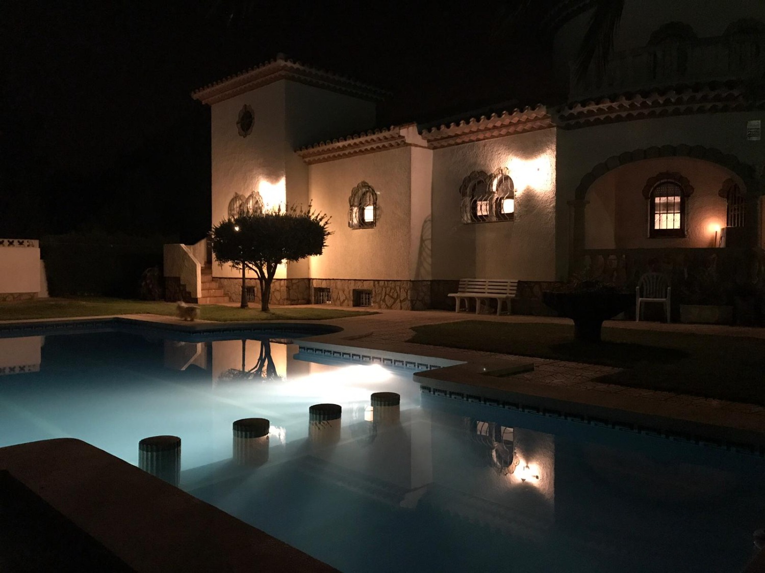 Hermosa villa con piscina privada en Miami platja !