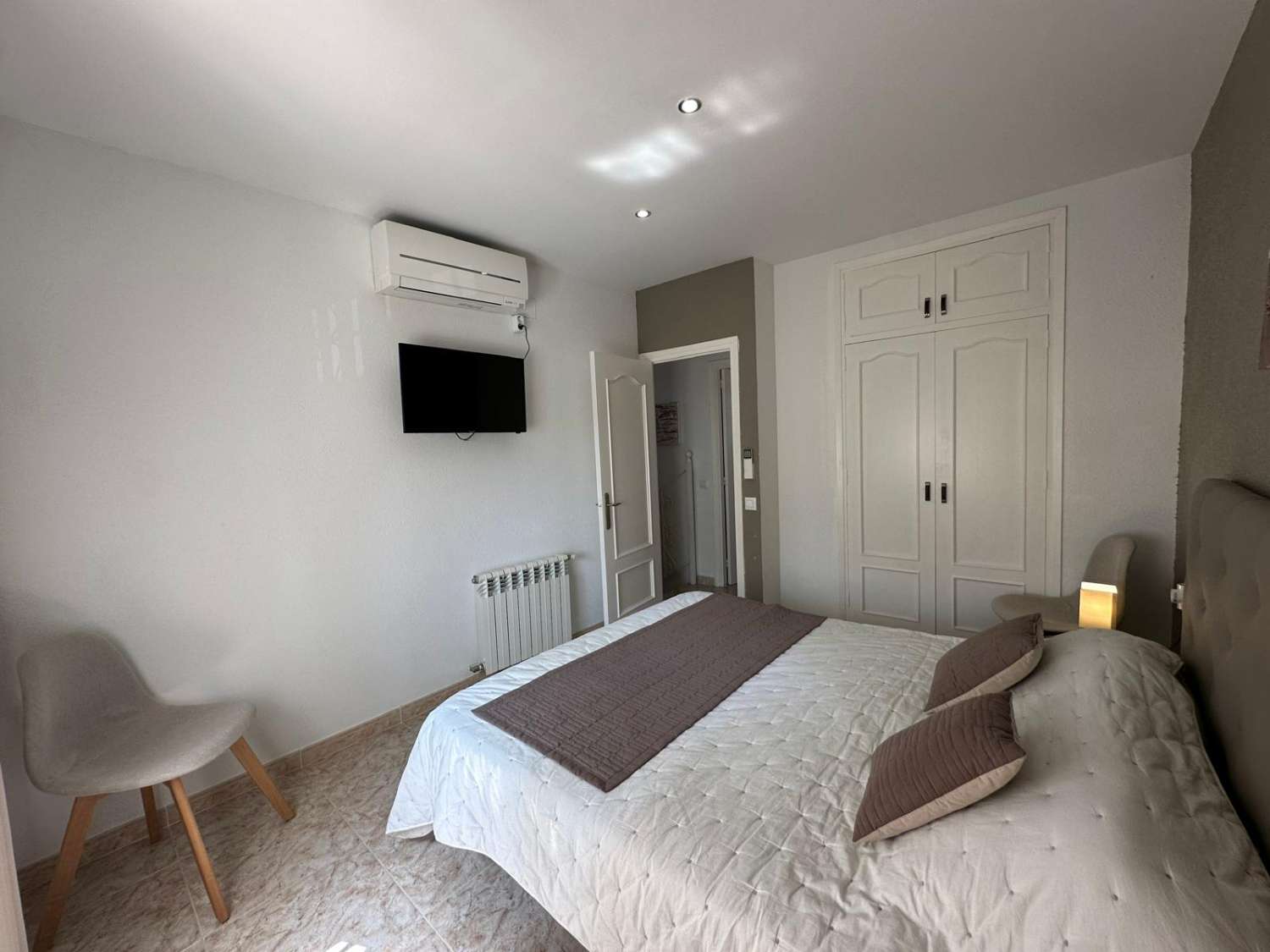Encantadora vila amb piscina privada a Miami Platja!