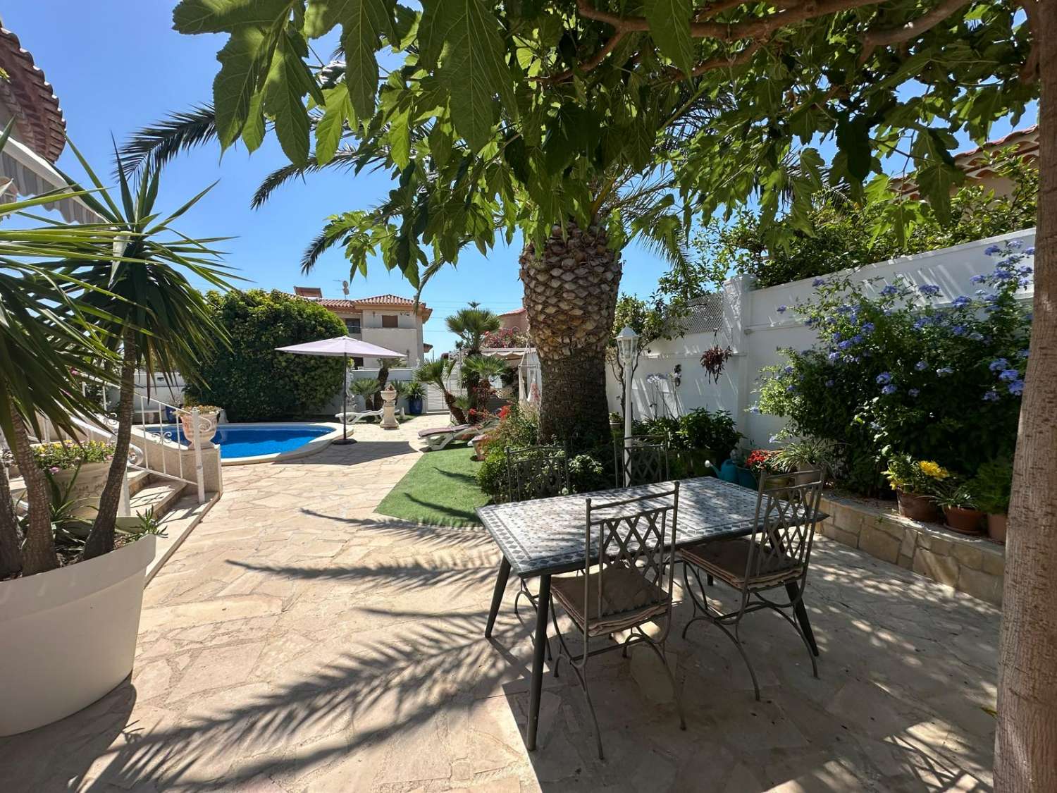 Encantadora vila amb piscina privada a Miami Platja!