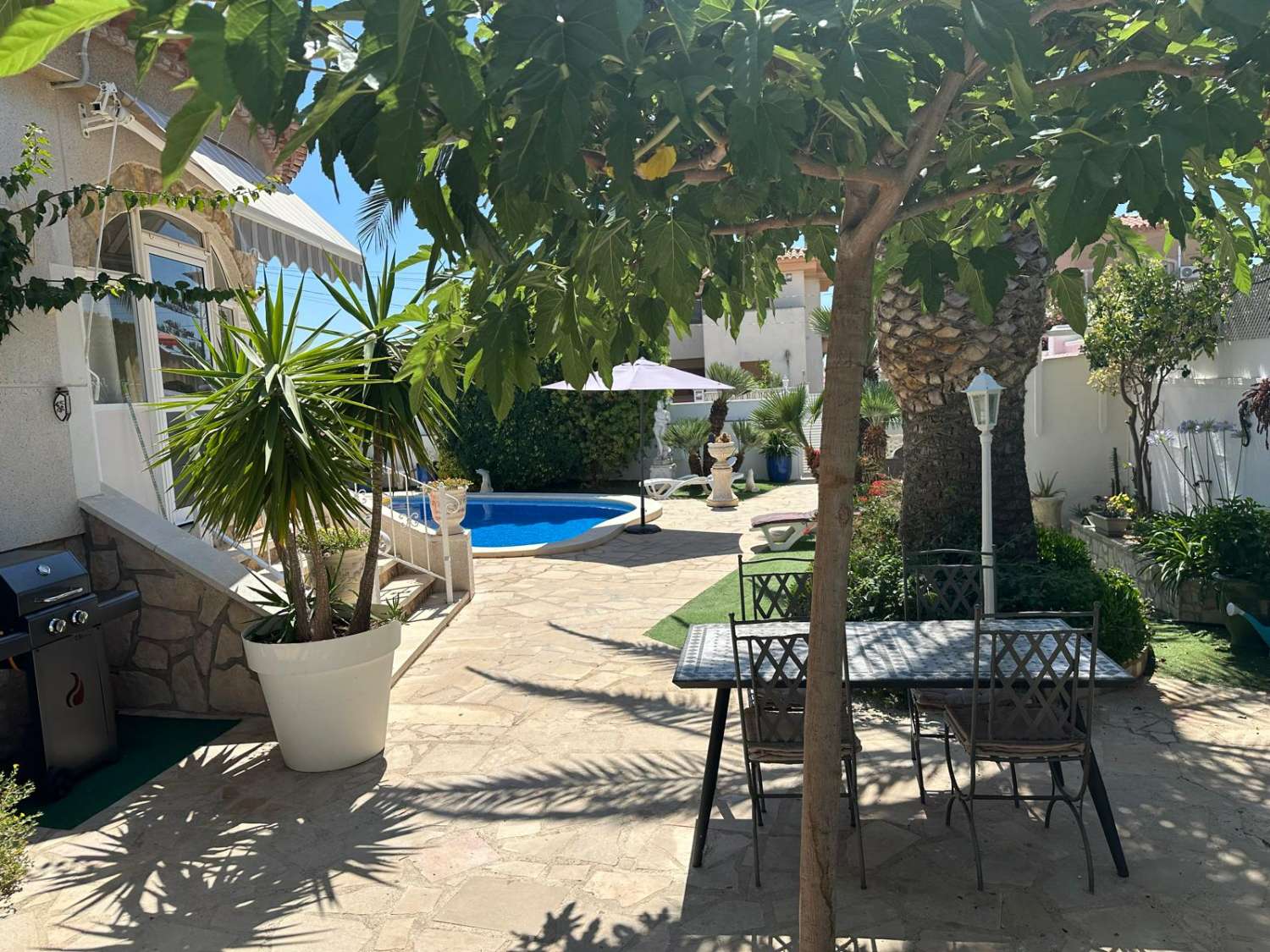 Encantadora vila amb piscina privada a Miami Platja!