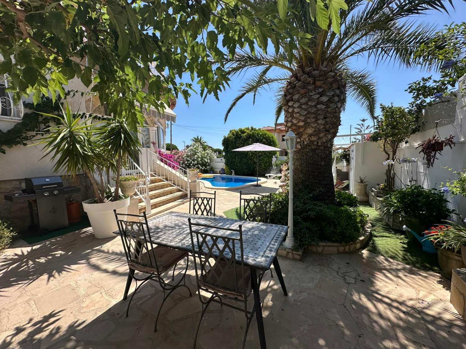 Encantadora vila amb piscina privada a Miami Platja!
