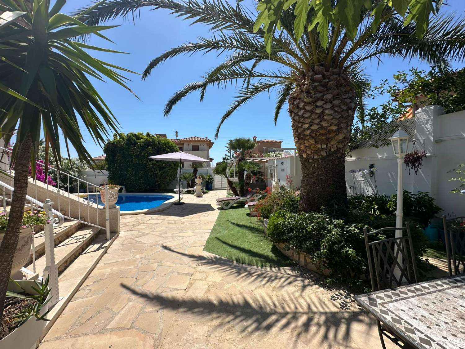 Encantadora vila amb piscina privada a Miami Platja!