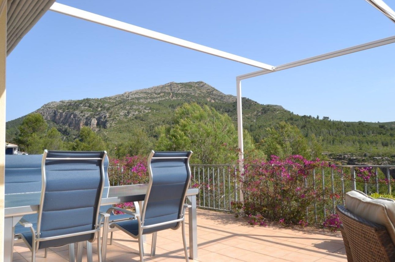 Beautiful house with stunning mountain and sea views in Planes Del Rey!