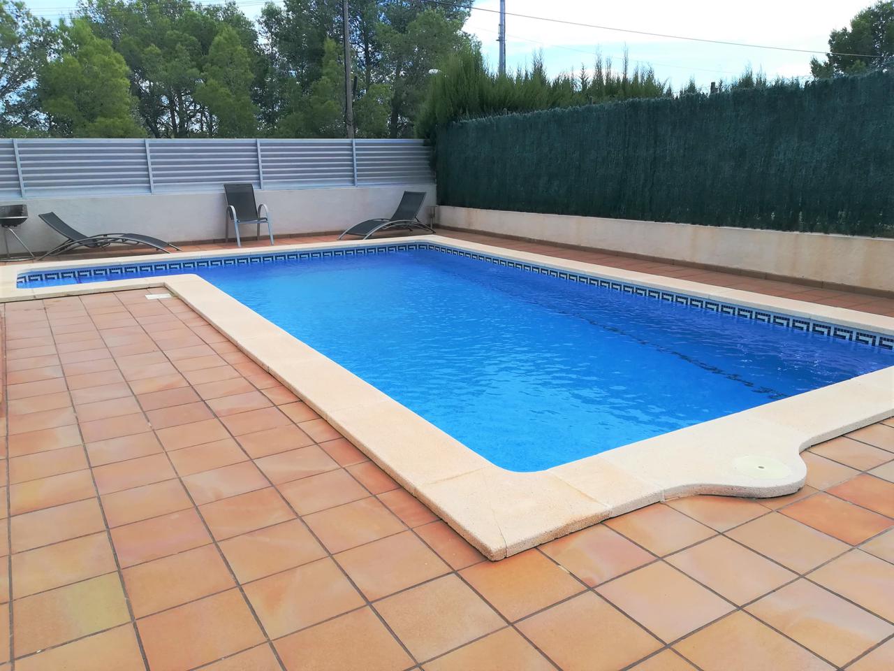 Hermosa villa moderna con piscina privada!!