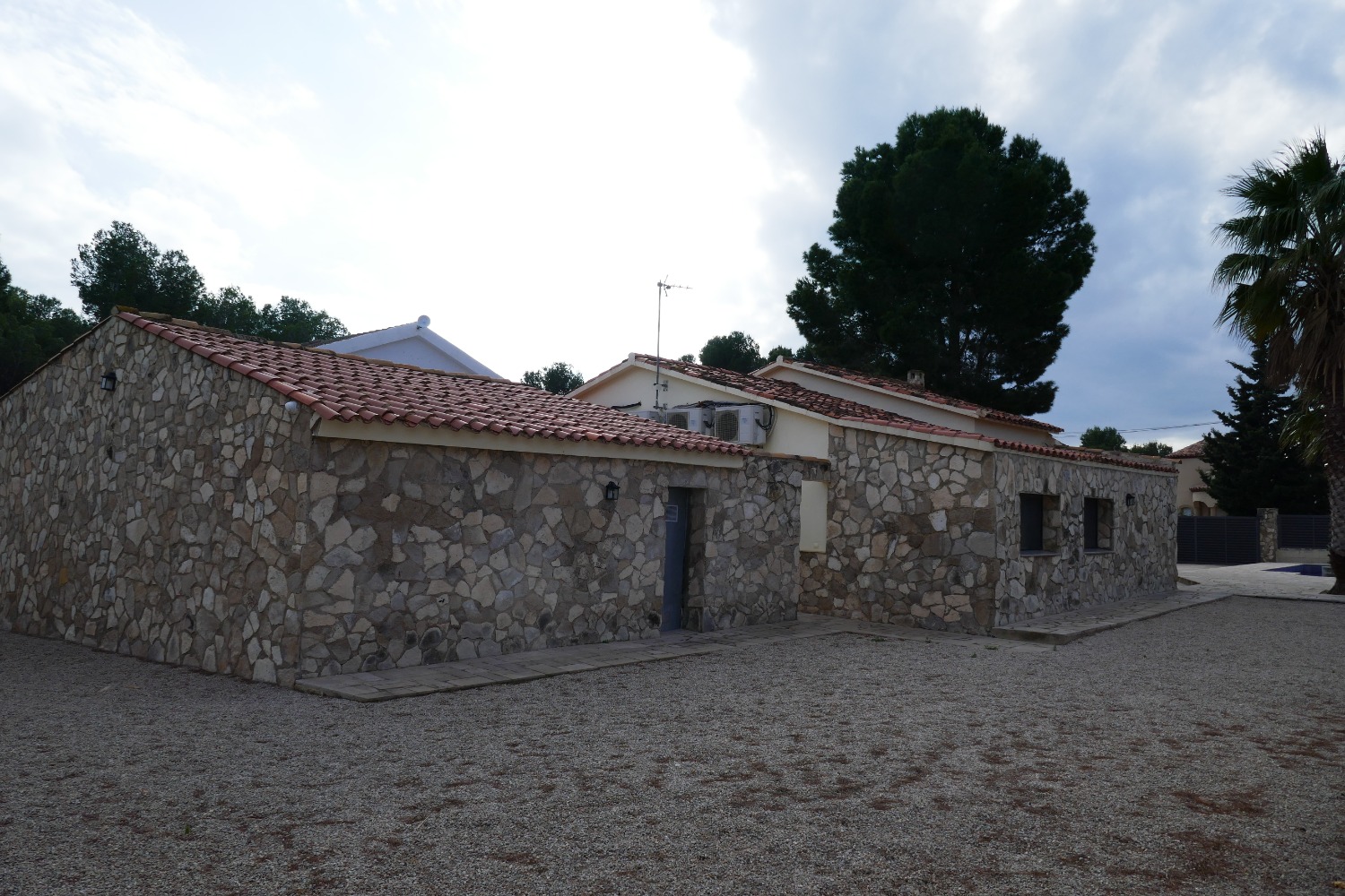 Preciosa casa amb piscina privada i gran jardí a la urbanització Las Tras Calas!