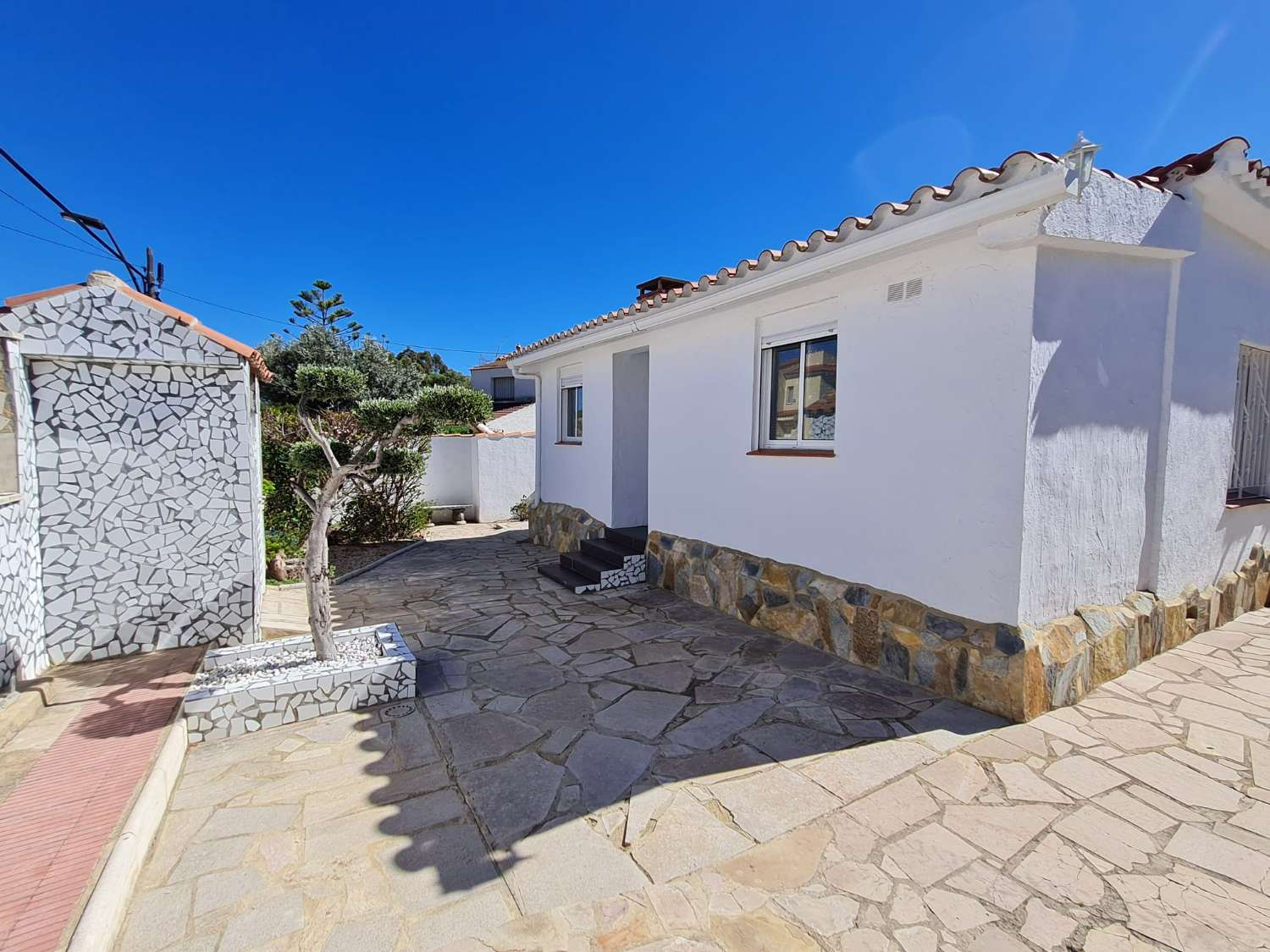 2 Individual houses for sale in Les Tres Cales